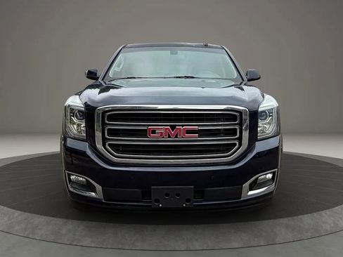 Used 2017 GMC Yukon XL SLE image 2