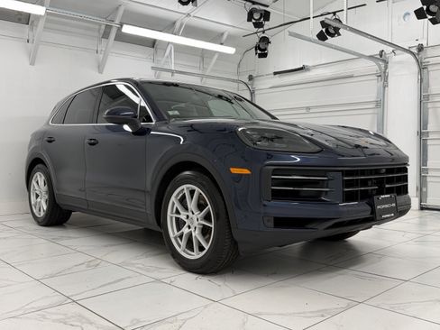 Certified 2024 Porsche Cayenne image 10