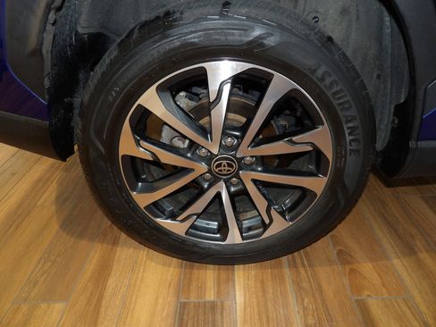 Used 2022 Toyota Corolla Cross XLE image 5