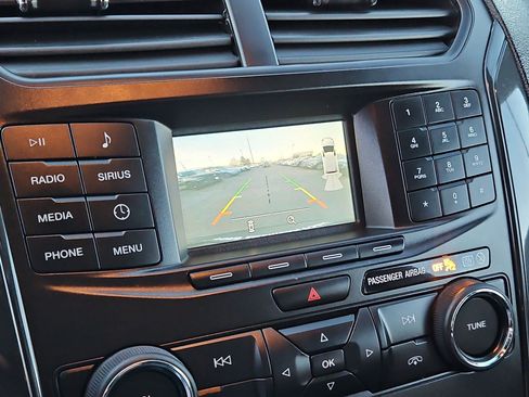 Used 2018 Ford Explorer XLT AWD/4WD image 25