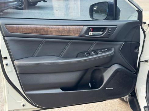 Used 2018 Subaru Outback 2.5i Limited AWD/4WD image 10
