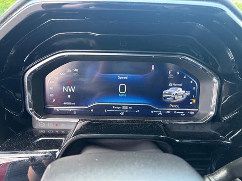 Used 2024 Chevrolet Silverado 1500 LT w/ Z71 Off-Road Package AWD/4WD image 7