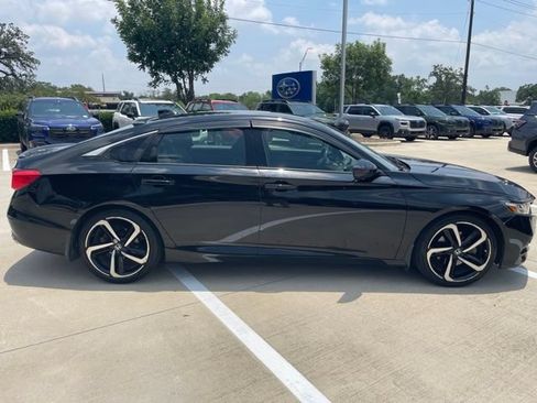 Used 2019 Honda Accord Sport image 2