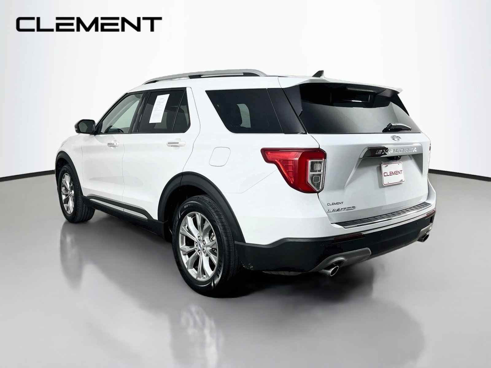 Used 2023 Ford Explorer Limited w/ Equipment Group 301A RWD image 9