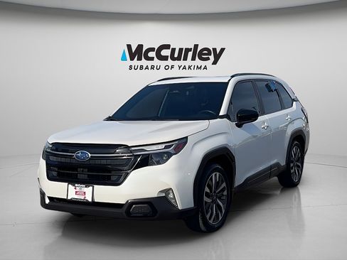 Used 2025 Subaru Forester Touring AWD/4WD image 1