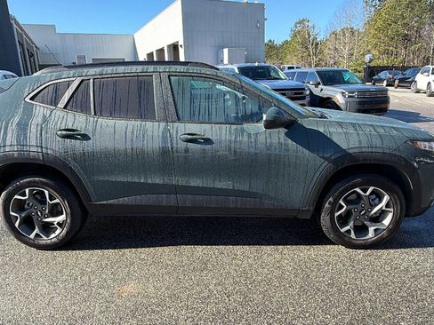 Used 2025 Chevrolet Trax LT w/ Driver Confidence Package image 7