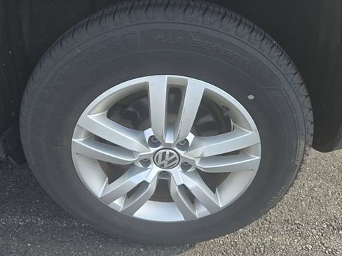 Used 2017 Volkswagen Tiguan S AWD/4WD image 7