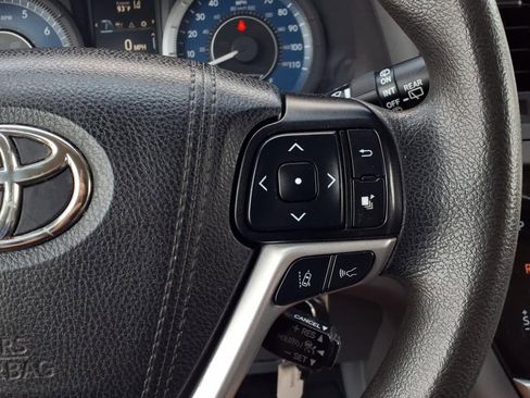 Used 2020 Toyota Sienna L image 15