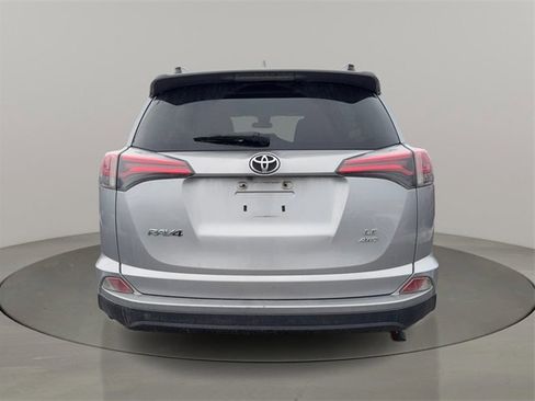 Used 2018 Toyota RAV4 LE image 6
