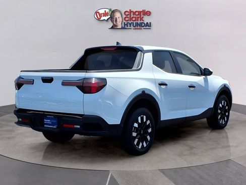 Used 2025 Hyundai Santa Cruz SE FWD image 5