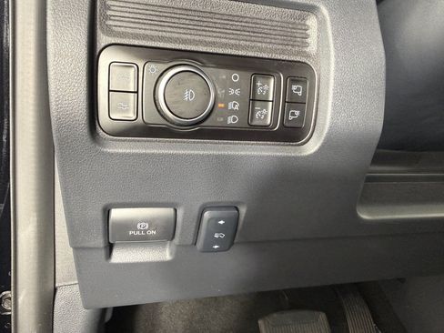Used 2026 Ford F350 Platinum w/ Tremor Off-Road Package AWD/4WD image 22