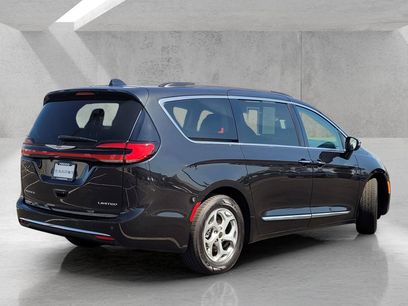 Used 2023 Chrysler Pacifica Limited