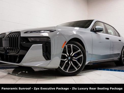Used 2023 BMW 760i xDrive w/ Executive Package image 1
