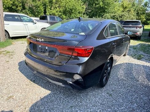 Used 2024 Kia Forte LXS w/ LXS Technology Package FWD image 11