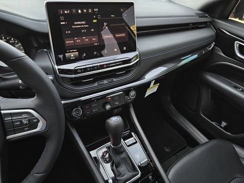 New 2026 Jeep Compass Latitude AWD/4WD image 16