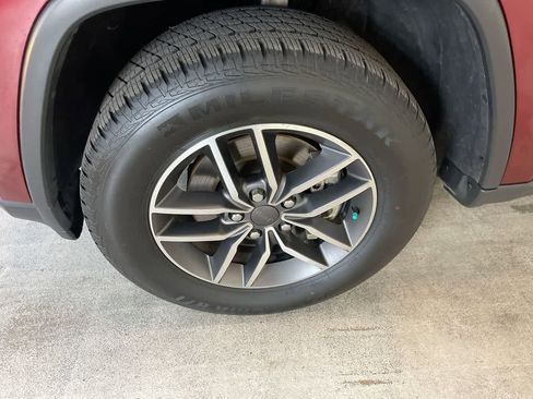 Used 2022 Jeep Grand Cherokee Limited image 10