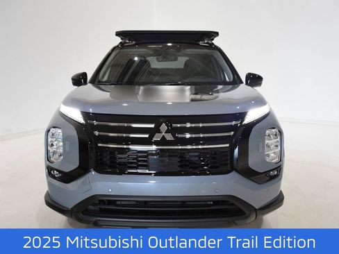 New 2025 Mitsubishi Outlander Trail Edition image 2