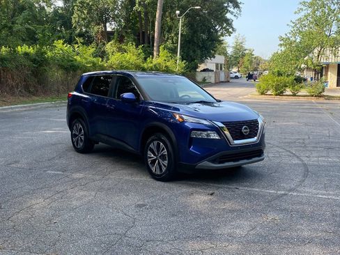 Used 2023 Nissan Rogue SV AWD/4WD image 3