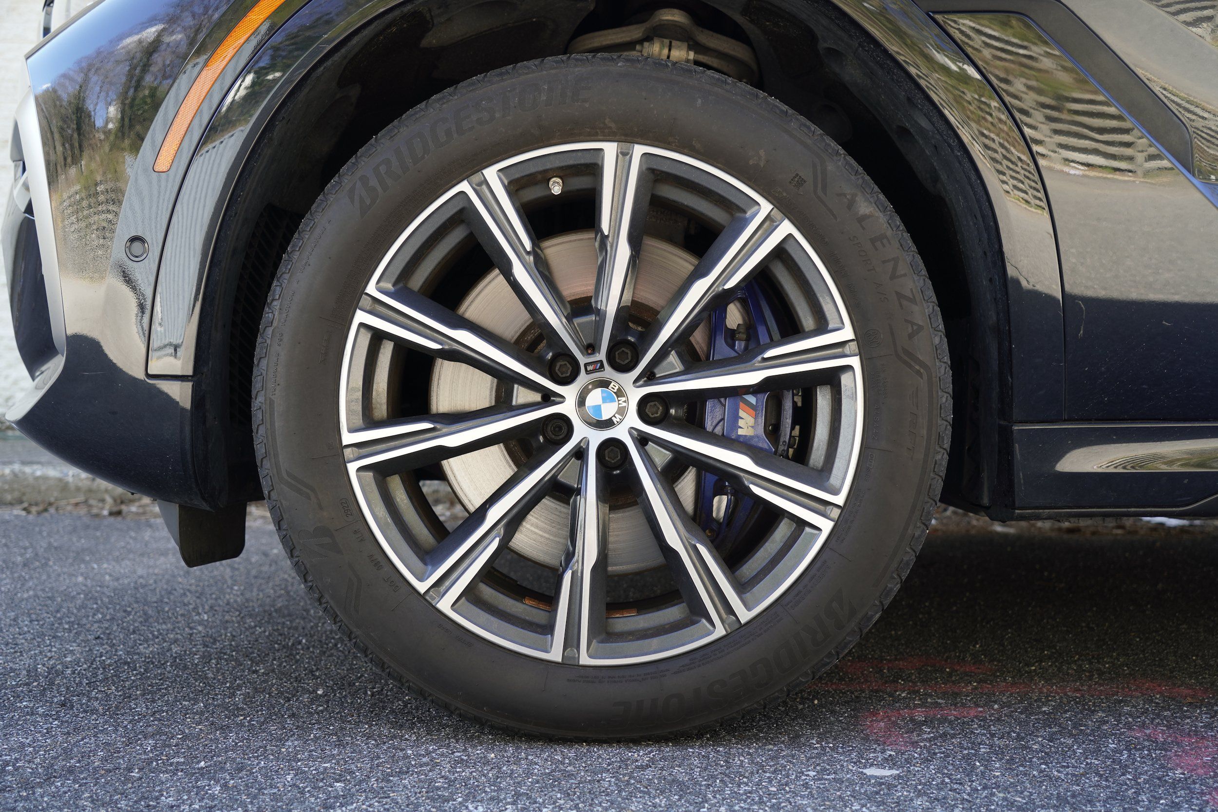 Used 2021 BMW X6 M50i w/ Premium Package AWD/4WD image 13