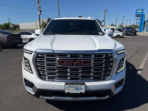 Used 2025 GMC Yukon Denali AWD/4WD image 2