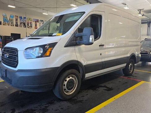 Used 2019 Ford Transit 250 130 Medium Roof RWD image 2