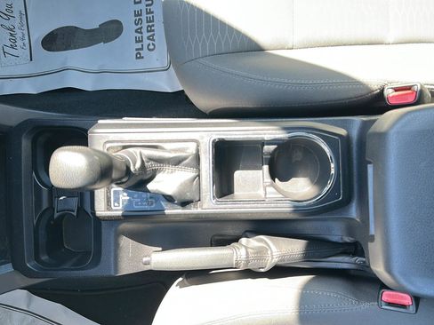 Used 2017 Toyota Tacoma SR w/ SR Convenience Package RWD image 13