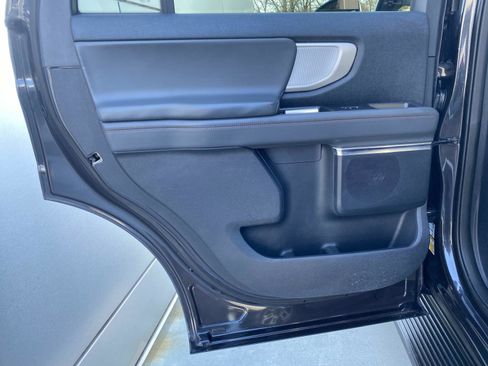 Used 2025 Ford Expedition Active image 13