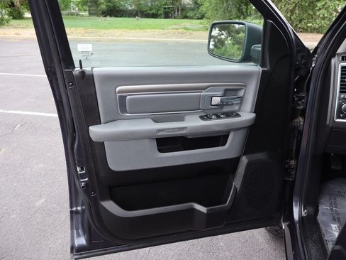 Used 2020 RAM 1500 Classic SLT RWD image 23