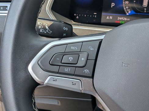 Used 2023 Volkswagen Tiguan SE w/ Panoramic Sunroof Package AWD/4WD image 24