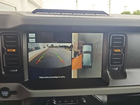 Used 2022 Ford Bronco Badlands AWD/4WD image 16
