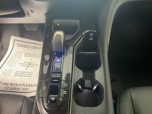 Used 2025 Toyota Crown Signia w/ Advanced Technology Package AWD/4WD image 19