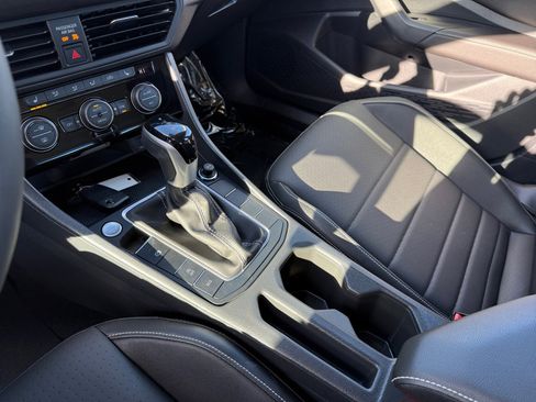 Used 2024 Volkswagen Jetta SE image 13