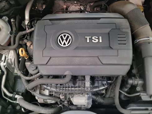 Used 2016 Volkswagen Golf Limited Edition image 30