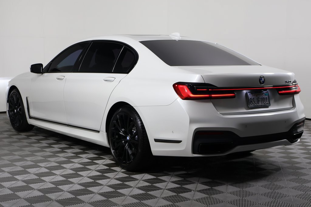 Used 2021 BMW 740i w/ M Sport Package RWD image 6