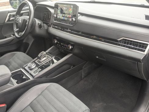 Used 2024 Mitsubishi Outlander SE Black Edition FWD image 41
