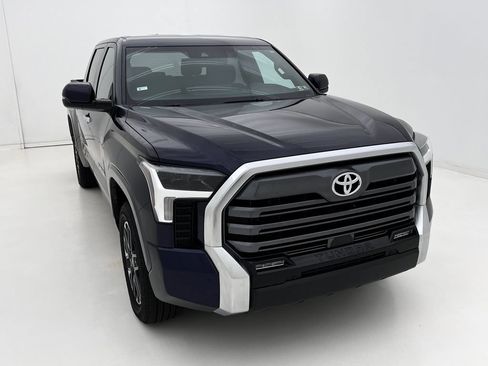 Used 2025 Toyota Tundra Limited AWD/4WD image 3