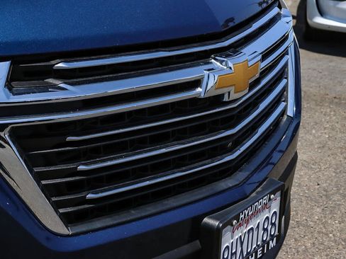 Used 2023 Chevrolet Traverse LT FWD image 6