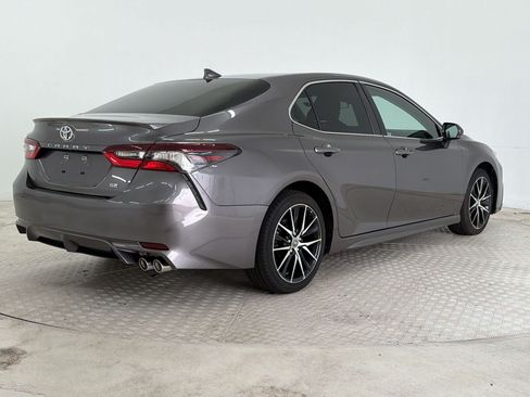 Used 2023 Toyota Camry SE FWD image 9