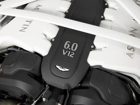 Used 2015 Aston Martin Vanquish RWD image 54