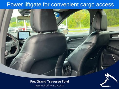 Certified 2025 Ford Escape ST-Line Select AWD/4WD image 29