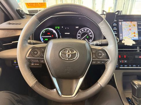 Used 2022 Toyota Avalon Limited w/ Advanced Safety Package image 12