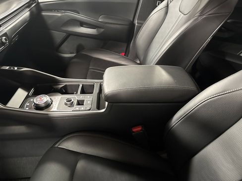 Certified 2025 Kia Sorento EX image 29