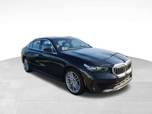Used 2025 BMW 540i xDrive image 1