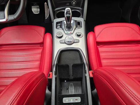 Used 2024 Alfa Romeo Stelvio Veloce AWD/4WD image 34