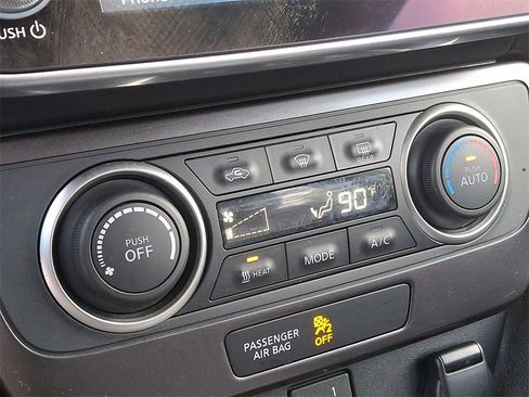 Used 2025 Nissan Leaf S image 15