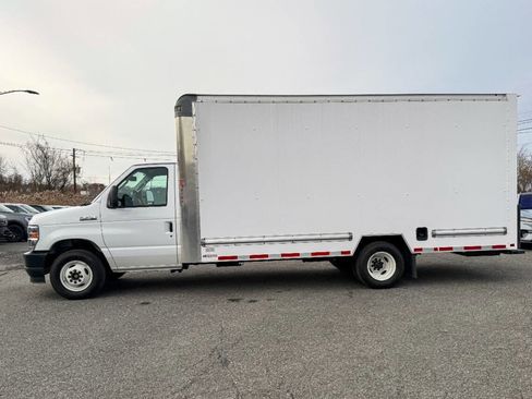 Used 2024 Ford E-350 and Econoline 350 Super Duty w/ Driver's Safety Package image 6
