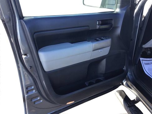 Used 2010 Toyota Tundra 4x4 Double Cab image 18