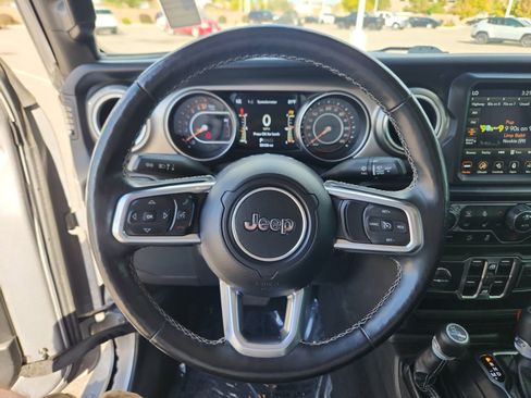 Used 2020 Jeep Gladiator Overland image 7