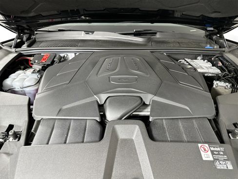 Certified 2025 Porsche Cayenne Coupe image 40