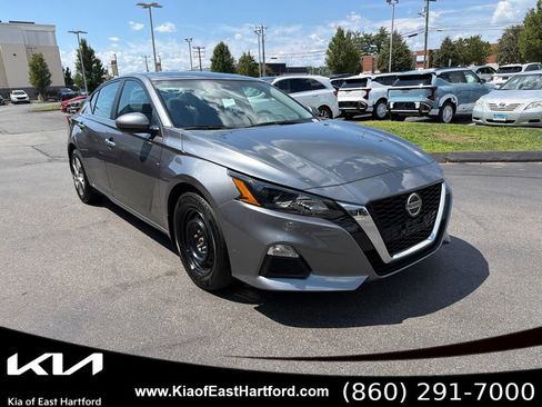 Used 2022 Nissan Altima 2.5 S FWD image 5